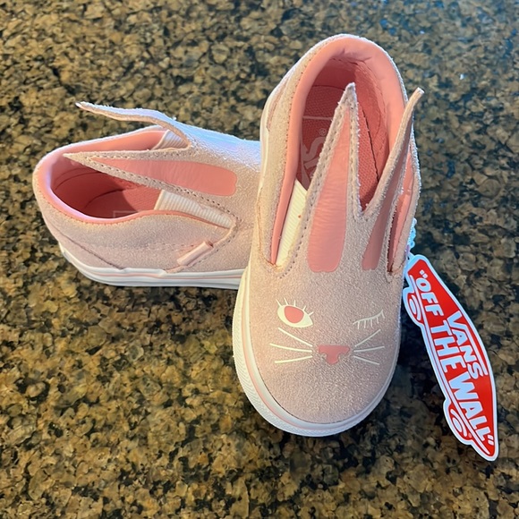 VANS Pink bunny suede slip on shoes. NWT - Picture 2 of 15